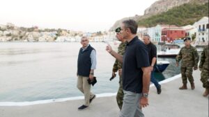 Mitsotakis from Kastellorizo to Turkey: “We are not threatening anyone, but we will not accept threats.”