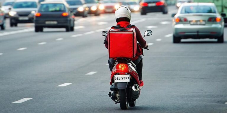 Undercover police officers posing as food delivery drivers to catch Limassol gangs