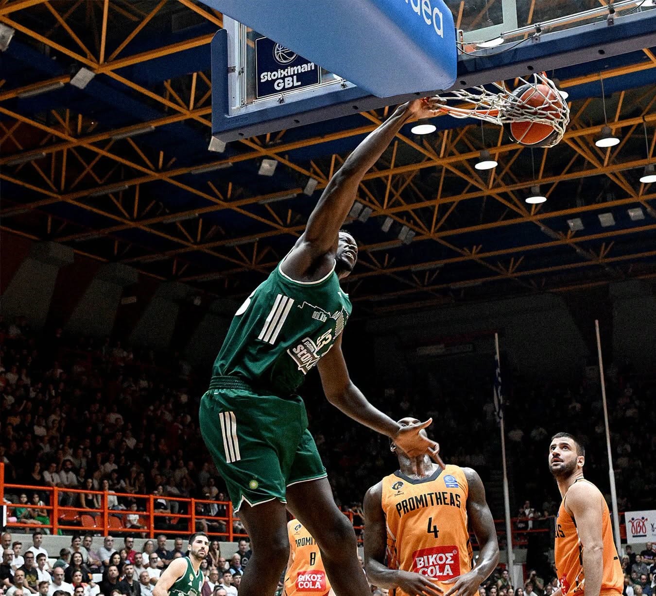 Panathinaikos, with its brakes failing, took Prometheus captive in Patras