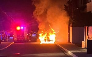 Two cars were destroyed by fire at the same time in Germasogeia
