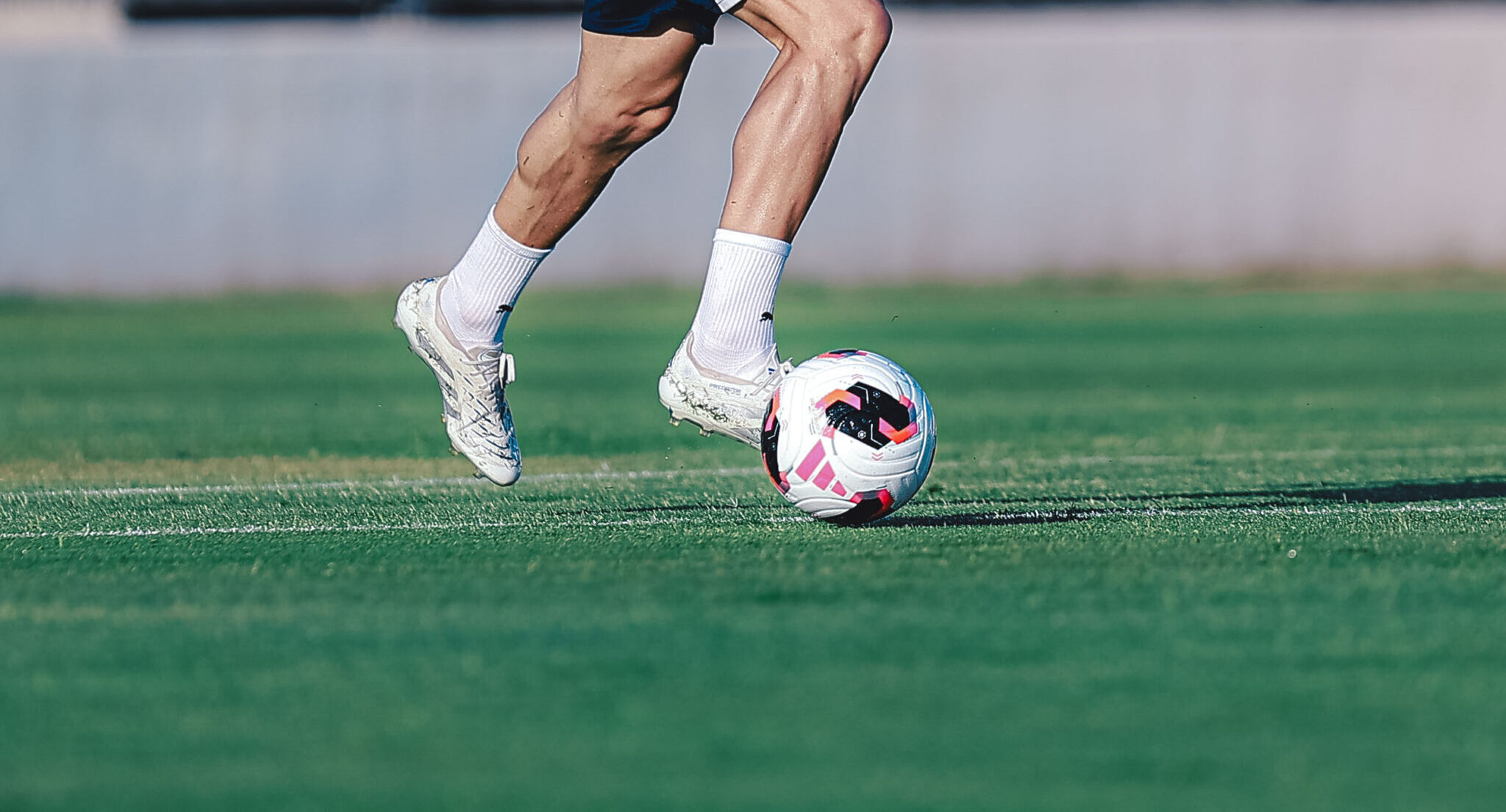 Cyprus League by Stoiximan: Action on three fields