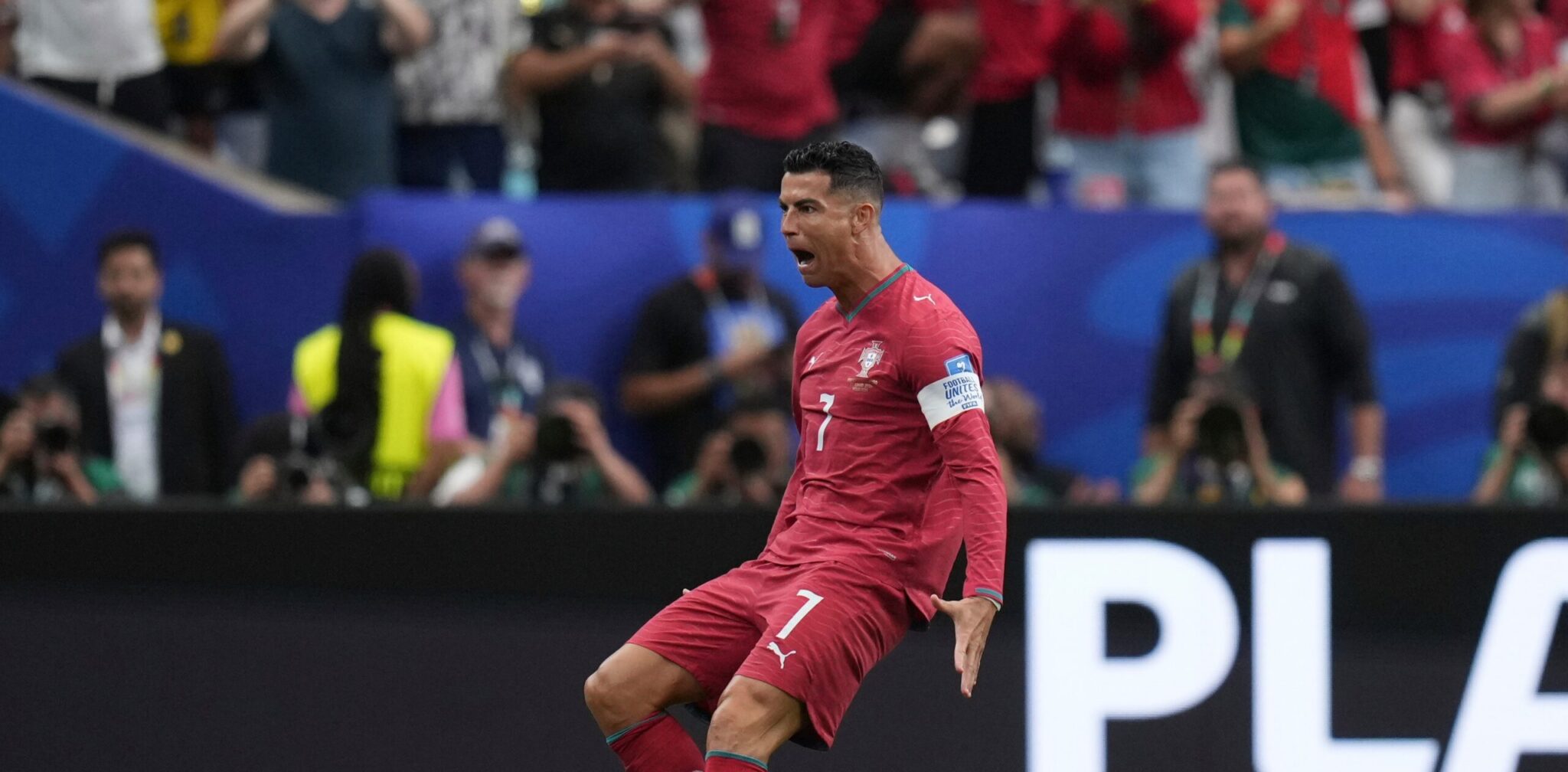 A 30-day suspension and a fine of… 255 euros for Cristiano Ronaldo from the Portuguese Football Federation