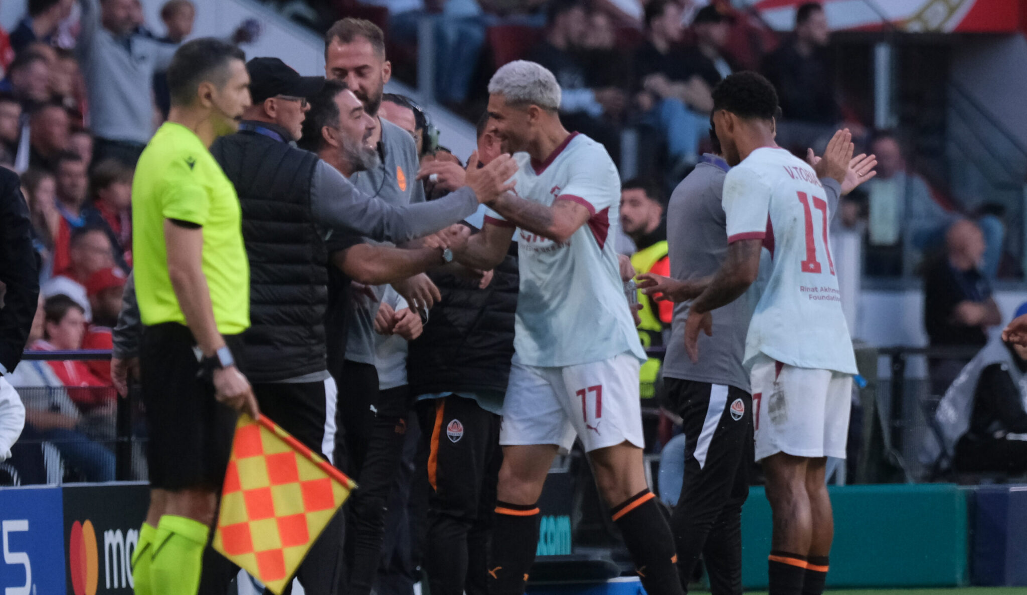 Shakhtar on a roll ahead of its showdown with AEK