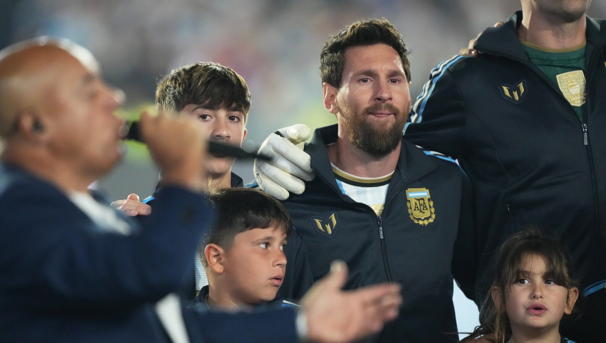 Goosebumps: Messi got emotional during the Argentine national anthem in his final match (VIDEO)