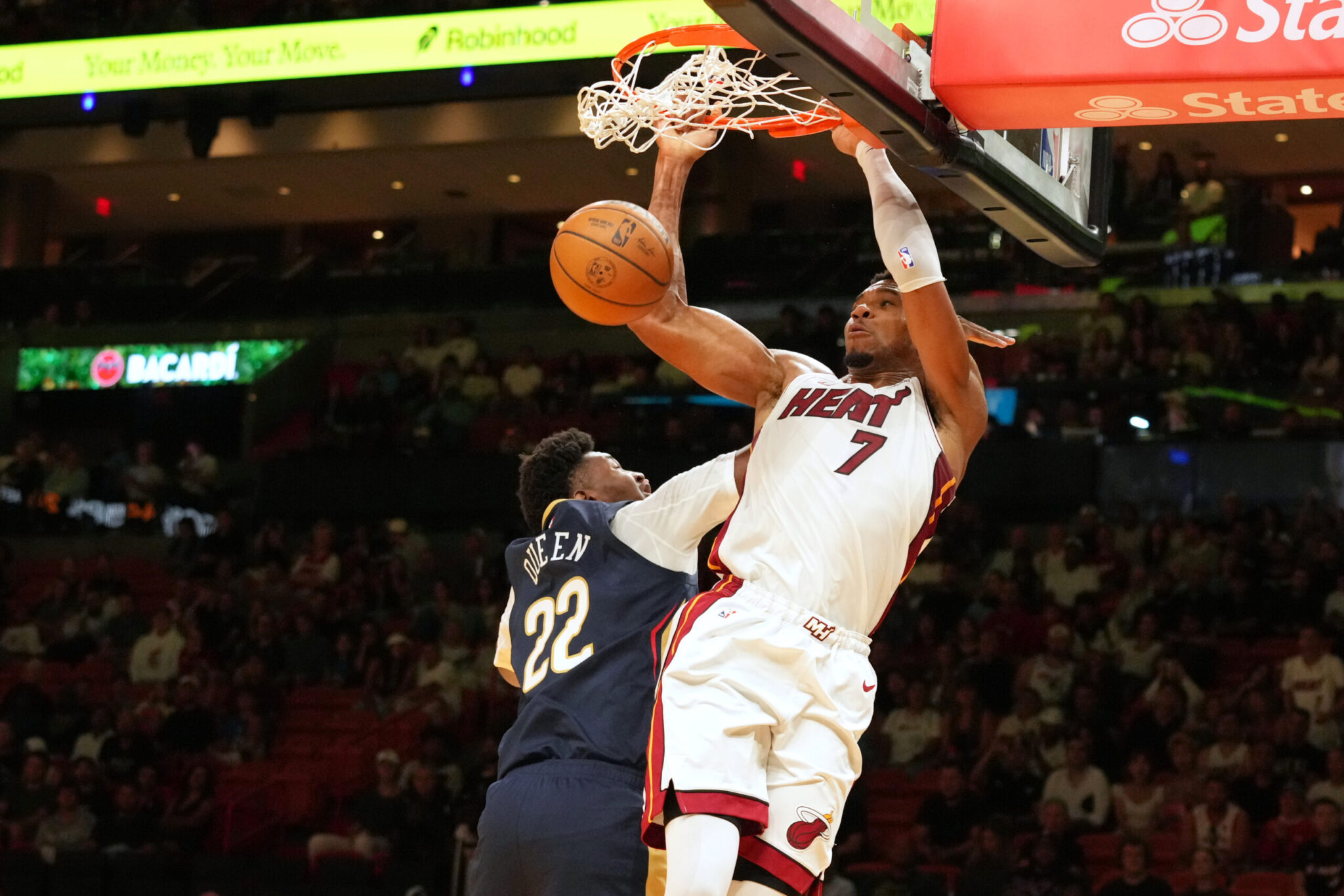 Super giannis led the heat to a victory over the pelicans (VIDEO)