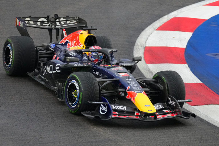 Historic pole position for Verstappen in Singapore