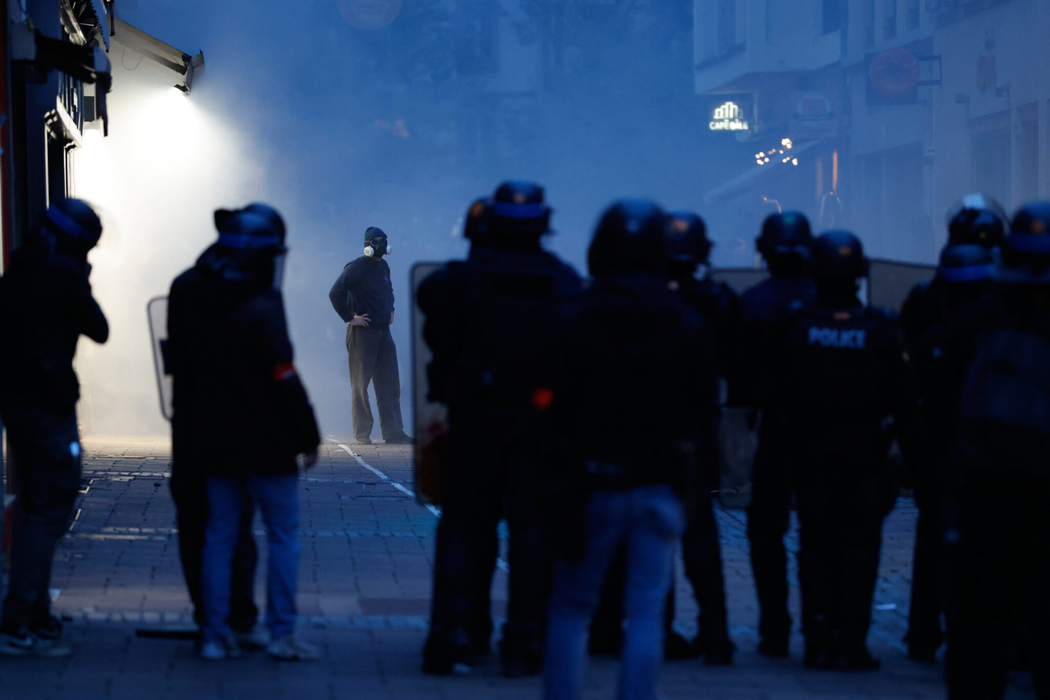 France is “boiling”: Over 1,000 arrests during protests, hundreds injured