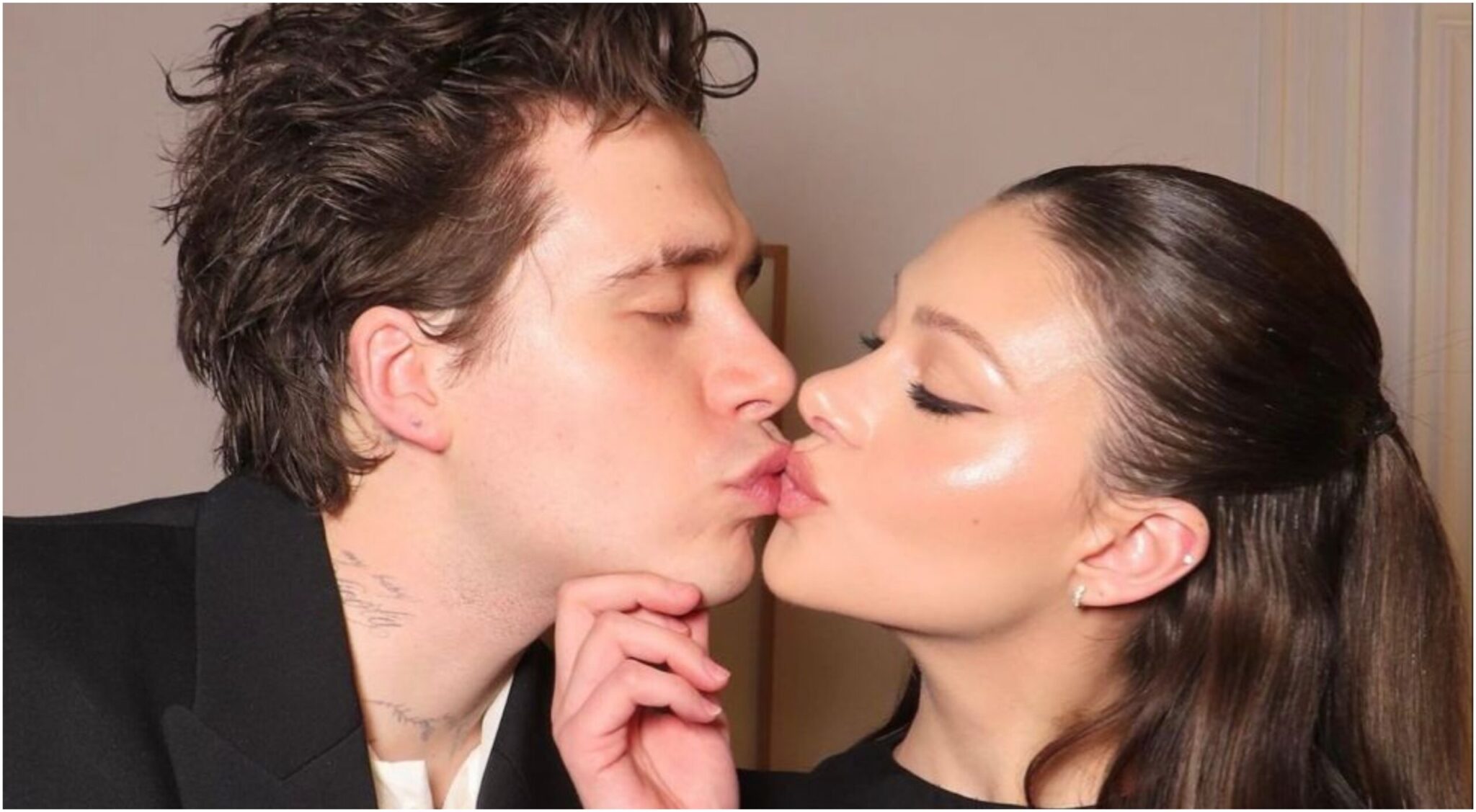 Brooklyn Beckham & Nicola Peltz: A Romantic Kiss with the Eiffel Tower in the Background (PHOTO)