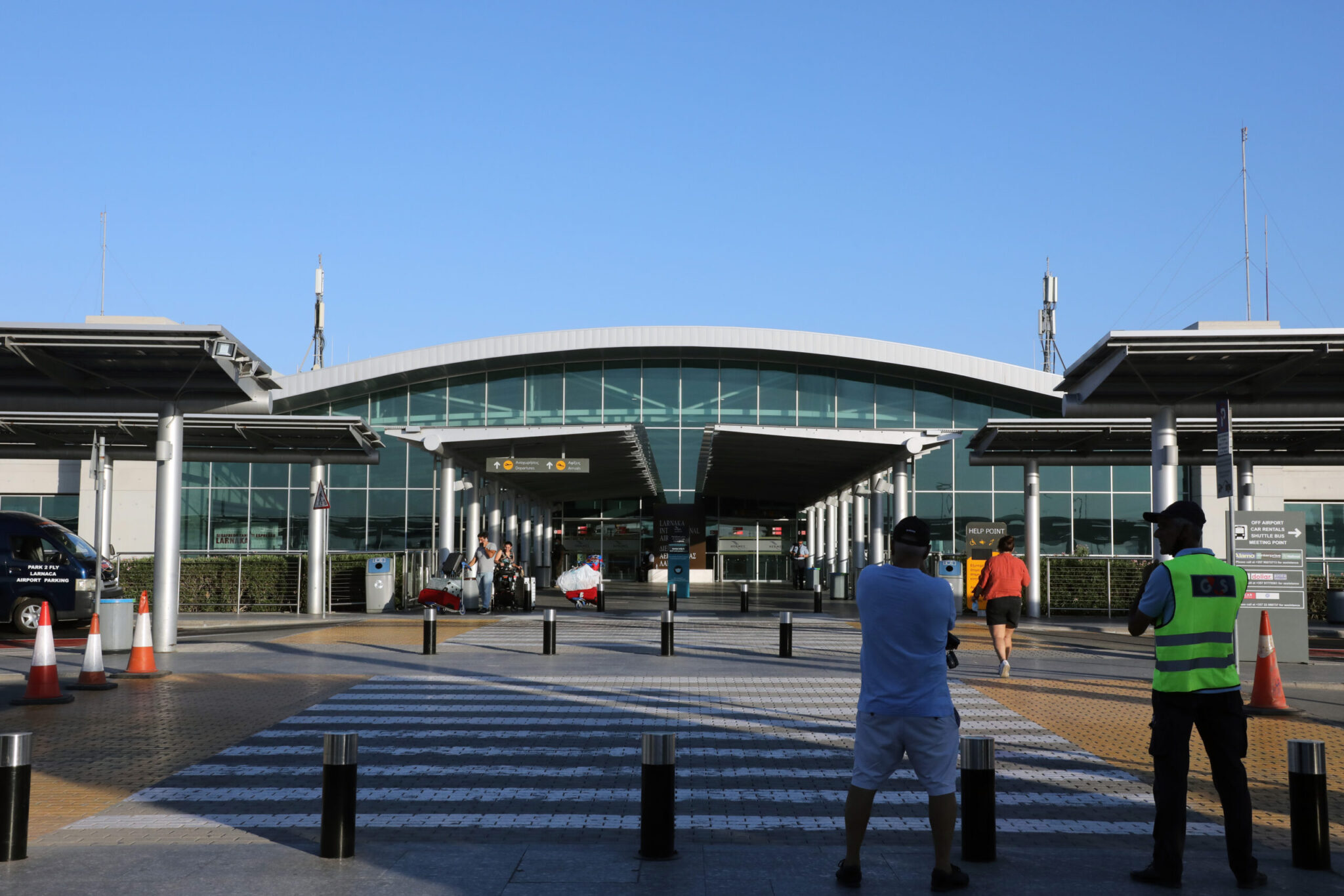 Larnaca Airport: A woman who is unwelcome in Israel evaded security checks and boarded the plane