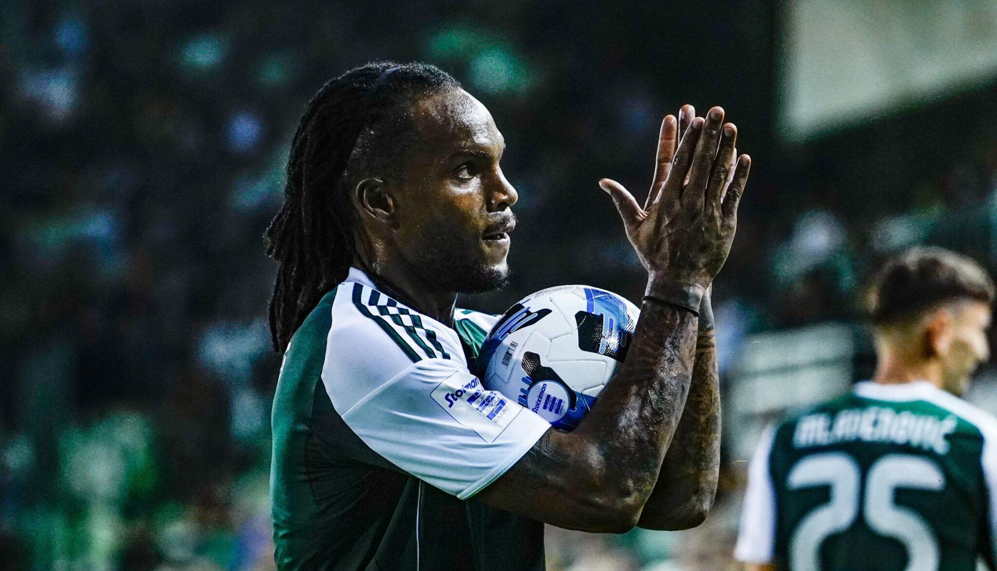 Renato Sánchez is training in Panathinaikos shorts