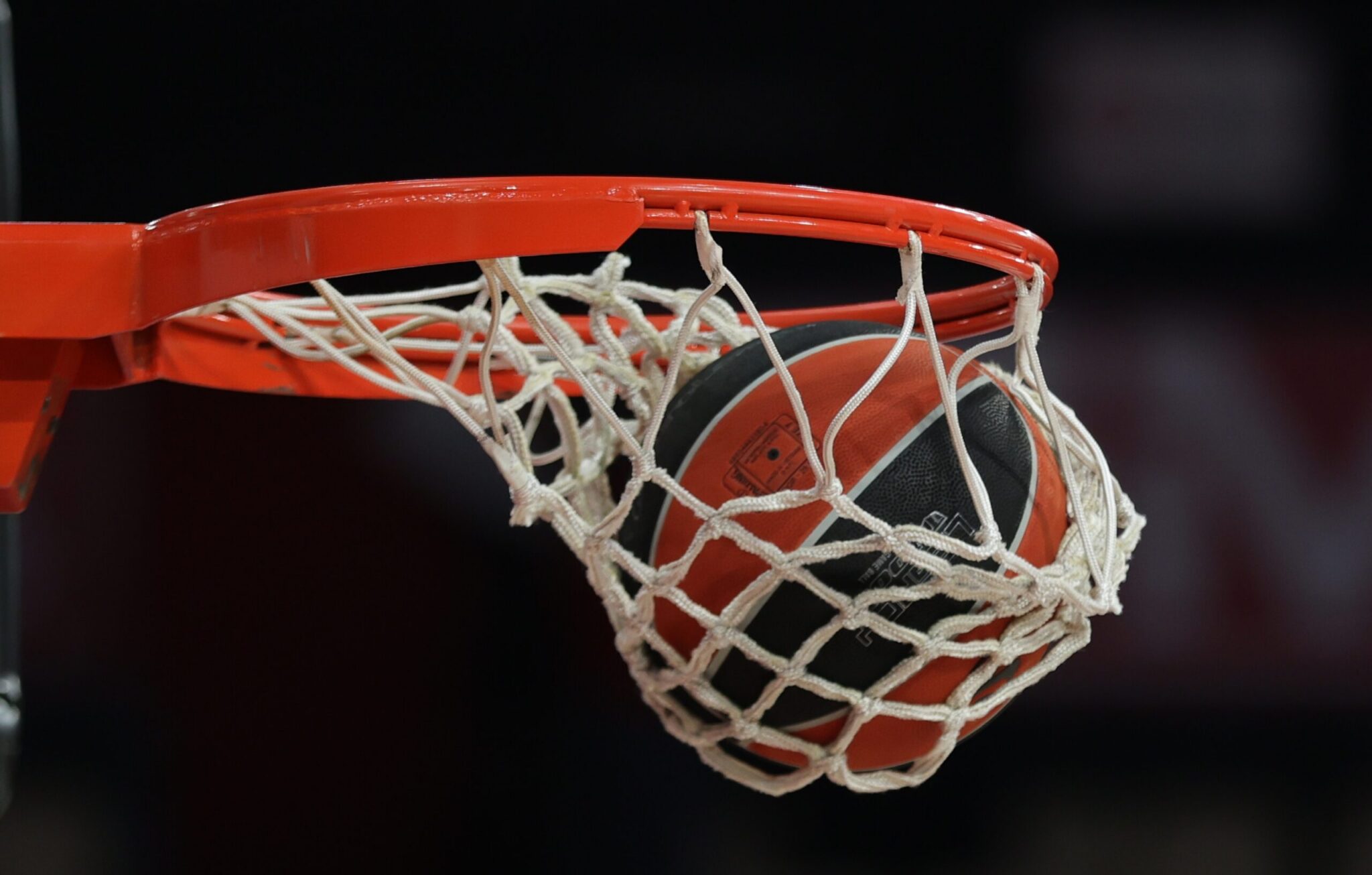 Scandal in Greek basketball: Money in… paper towels and bank deposits
