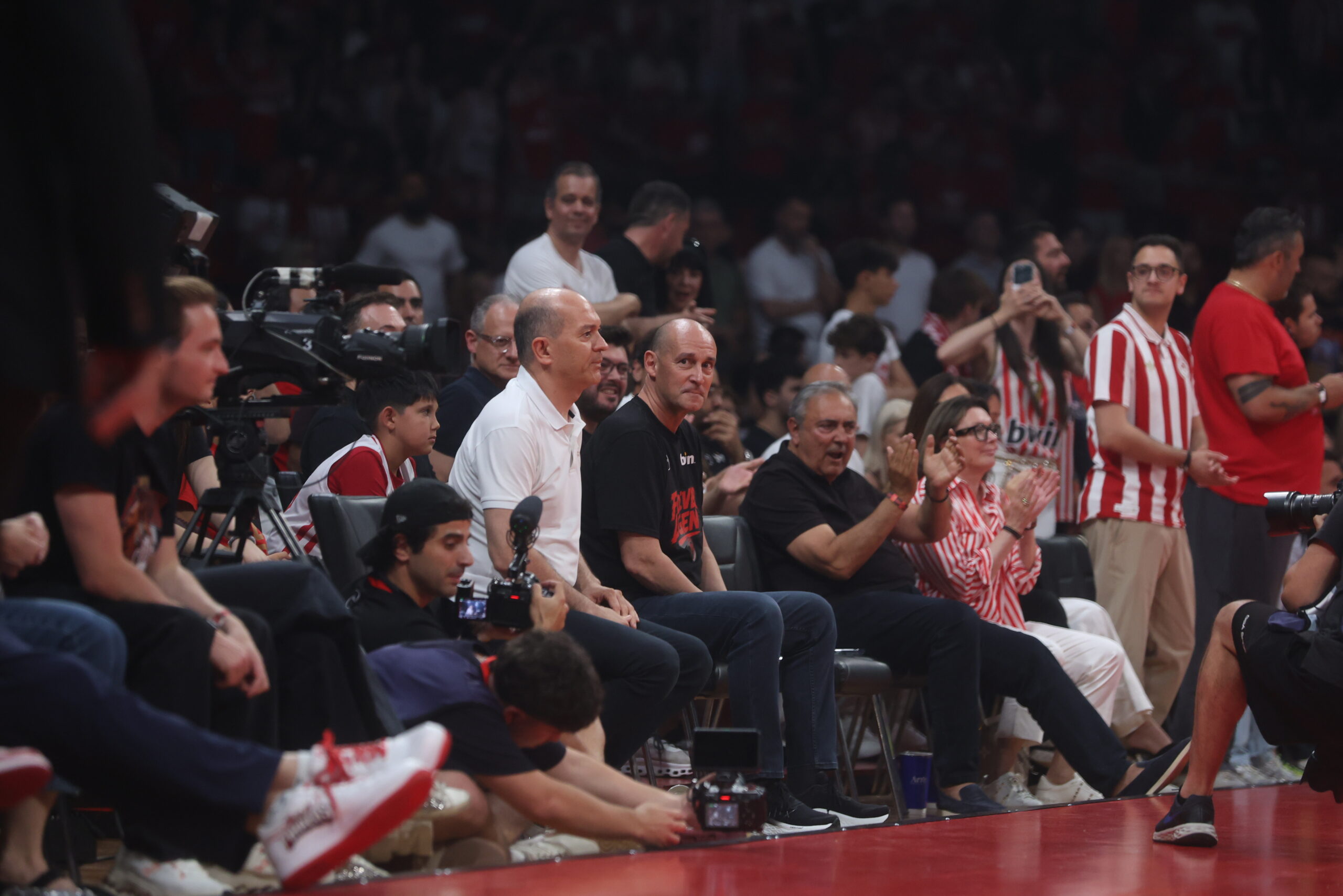 Olympiacos vs. Giannakopoulos: “If the items that were actually stolen are returned, the famous little table at Sounion will be overrun with spiders.”