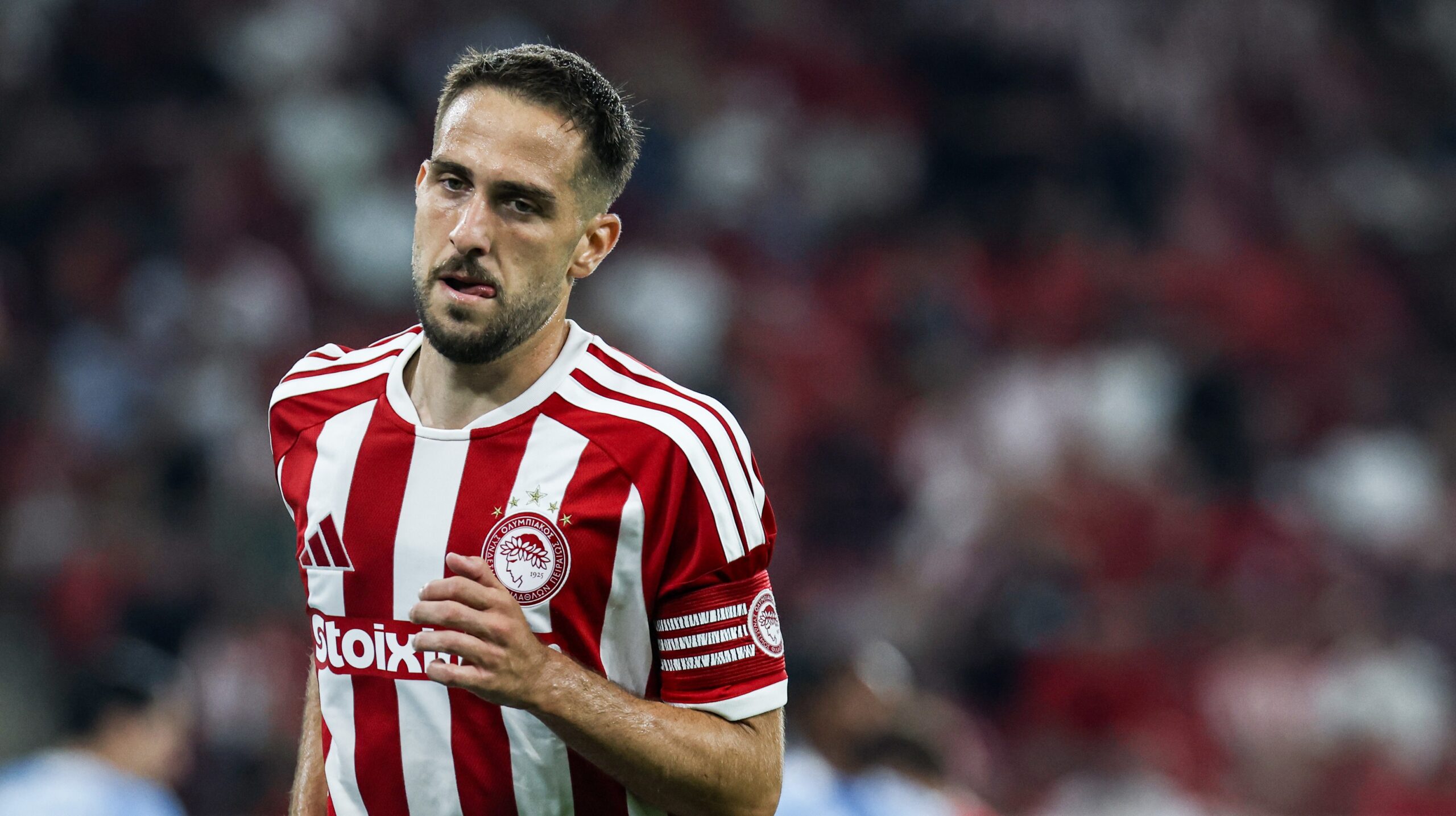 Retsos decided the derby; Fortounis made history