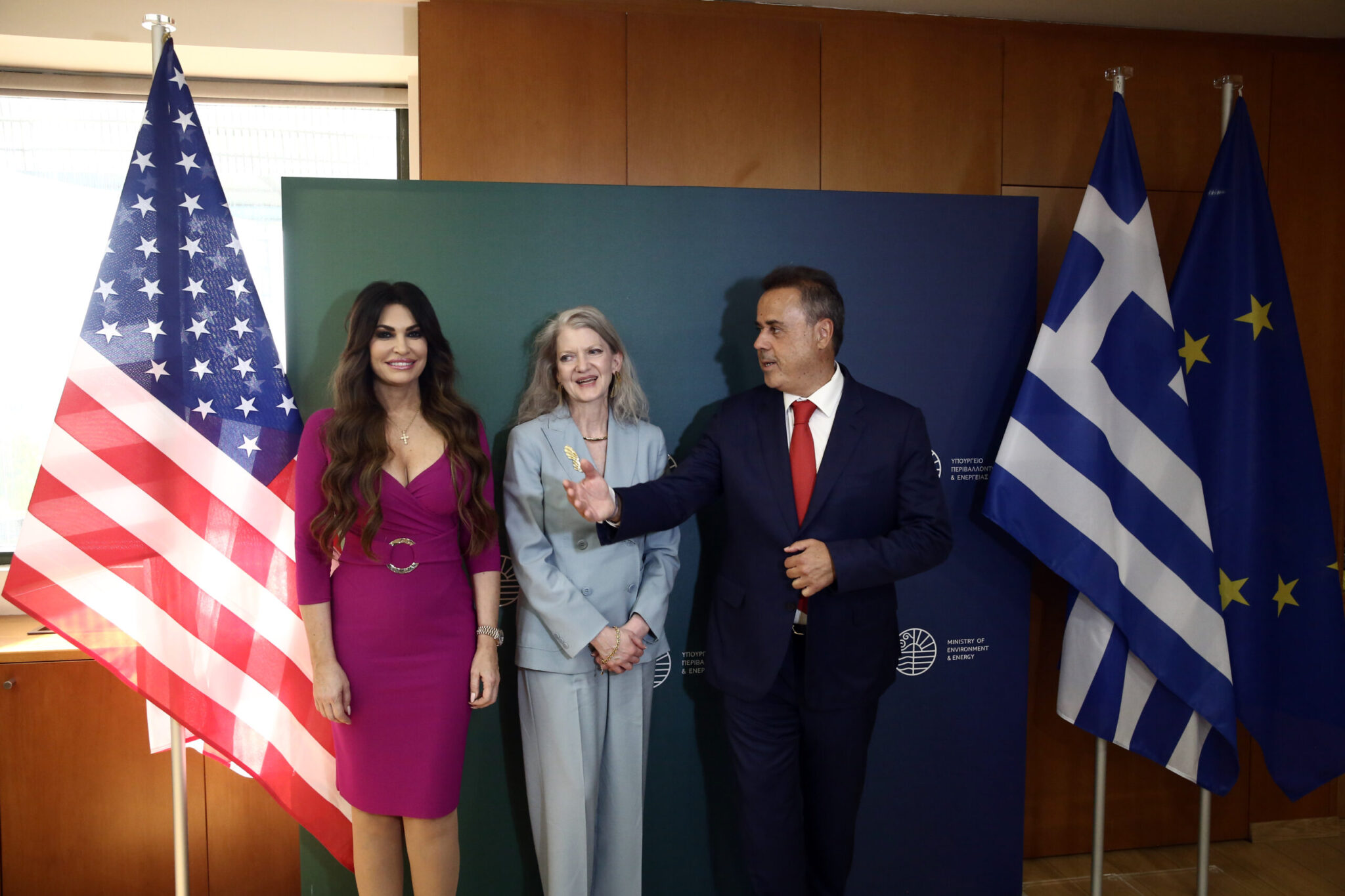 S. Papastavrou denies that he was threatened by the U.S. Ambassador in Athens