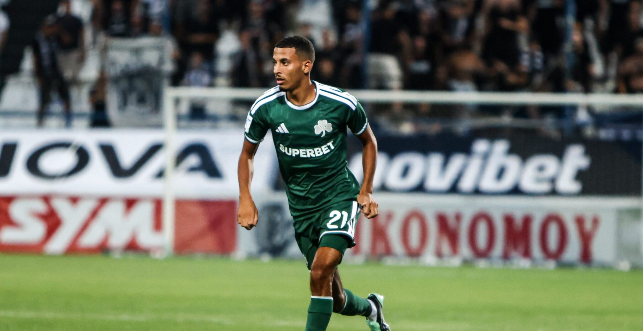 Concerns over Ounai at Panathinaikos: He was carried off the field on a stretcher