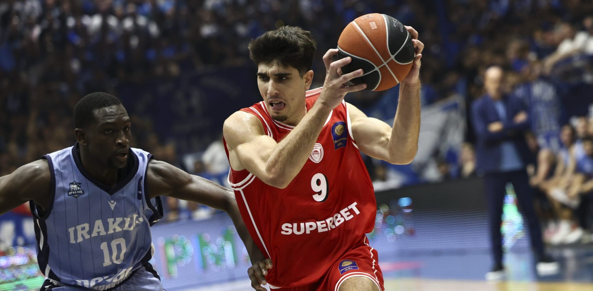 Olympiacos: Plotas Out for Six Weeks – Hall Travels to the U.S.