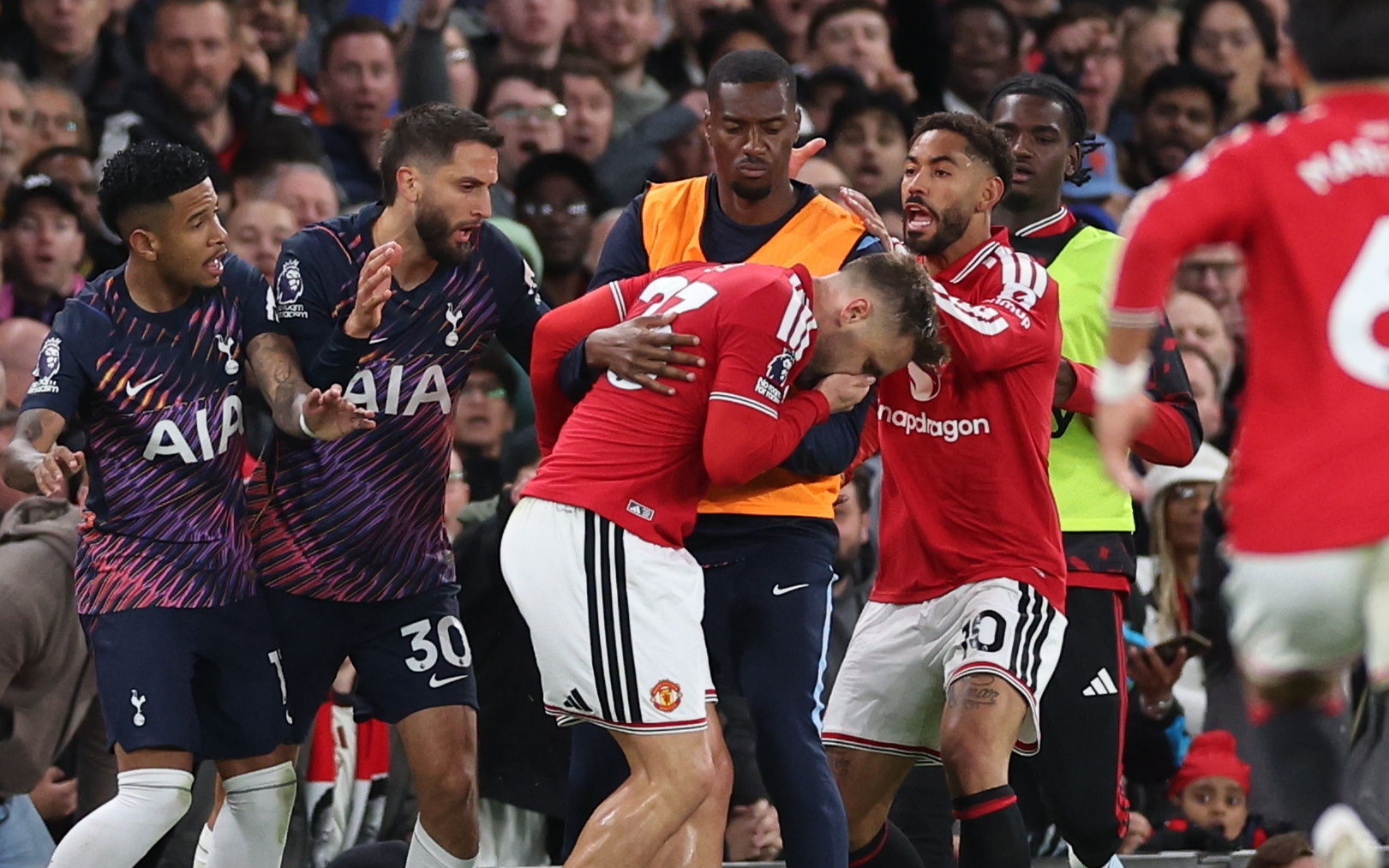 Tottenham salvaged a point in stoppage time at Old Trafford (VIDEO)