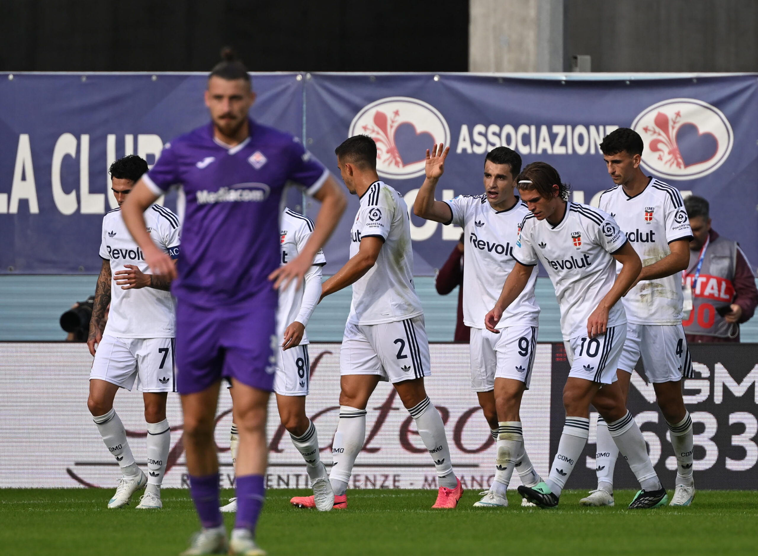 Douvikas struck again; Como beat Florence 3-0 and moved up to 4th place
