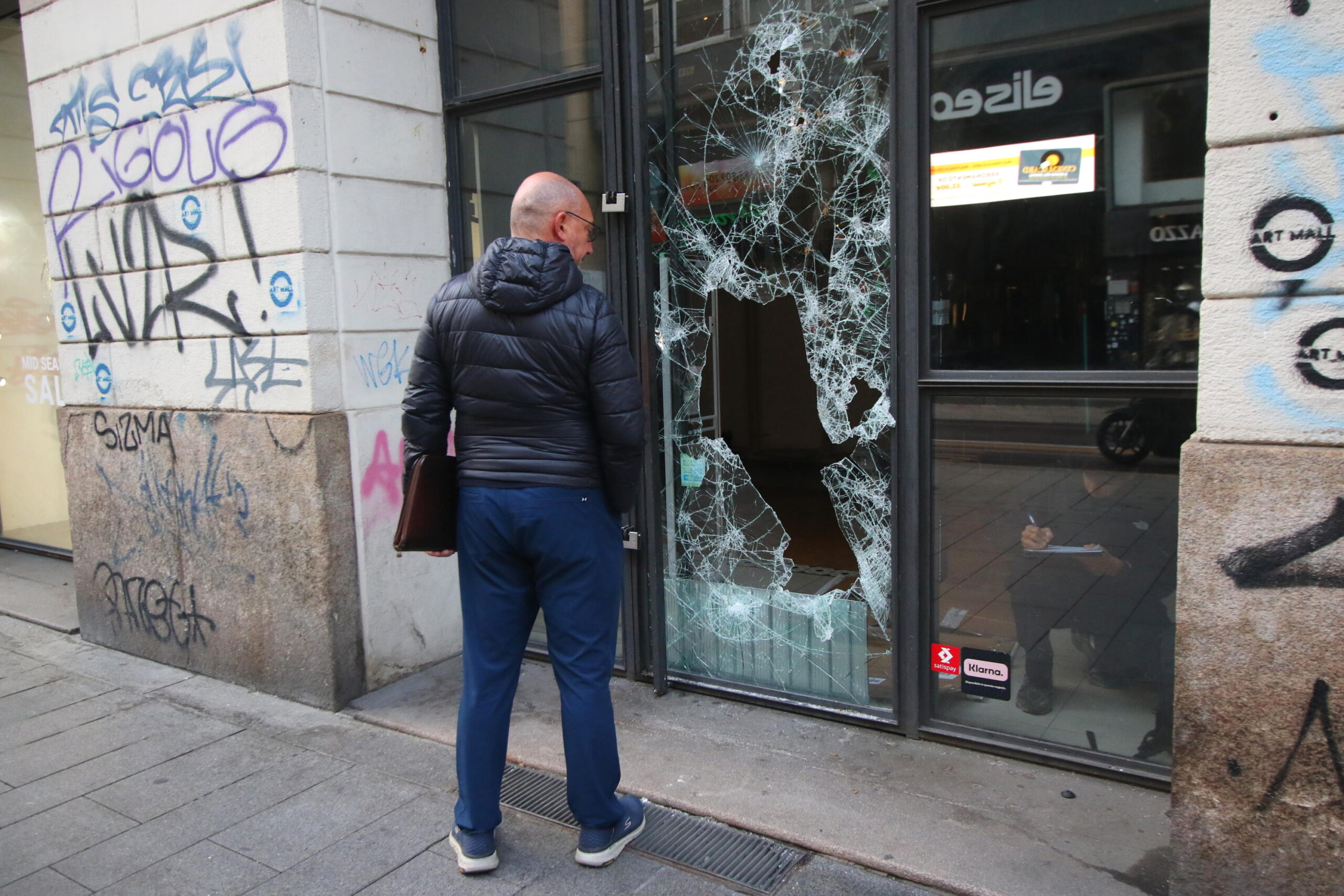 Thirty-two arrests and 271 detentions of violent protesters in Milan