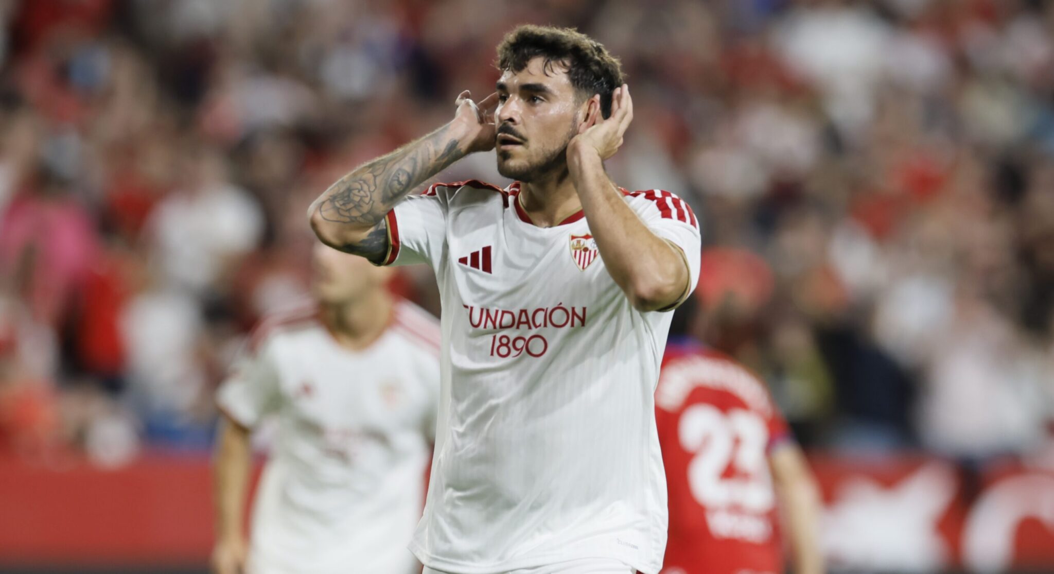 Sevilla returns to winning ways against osasuna