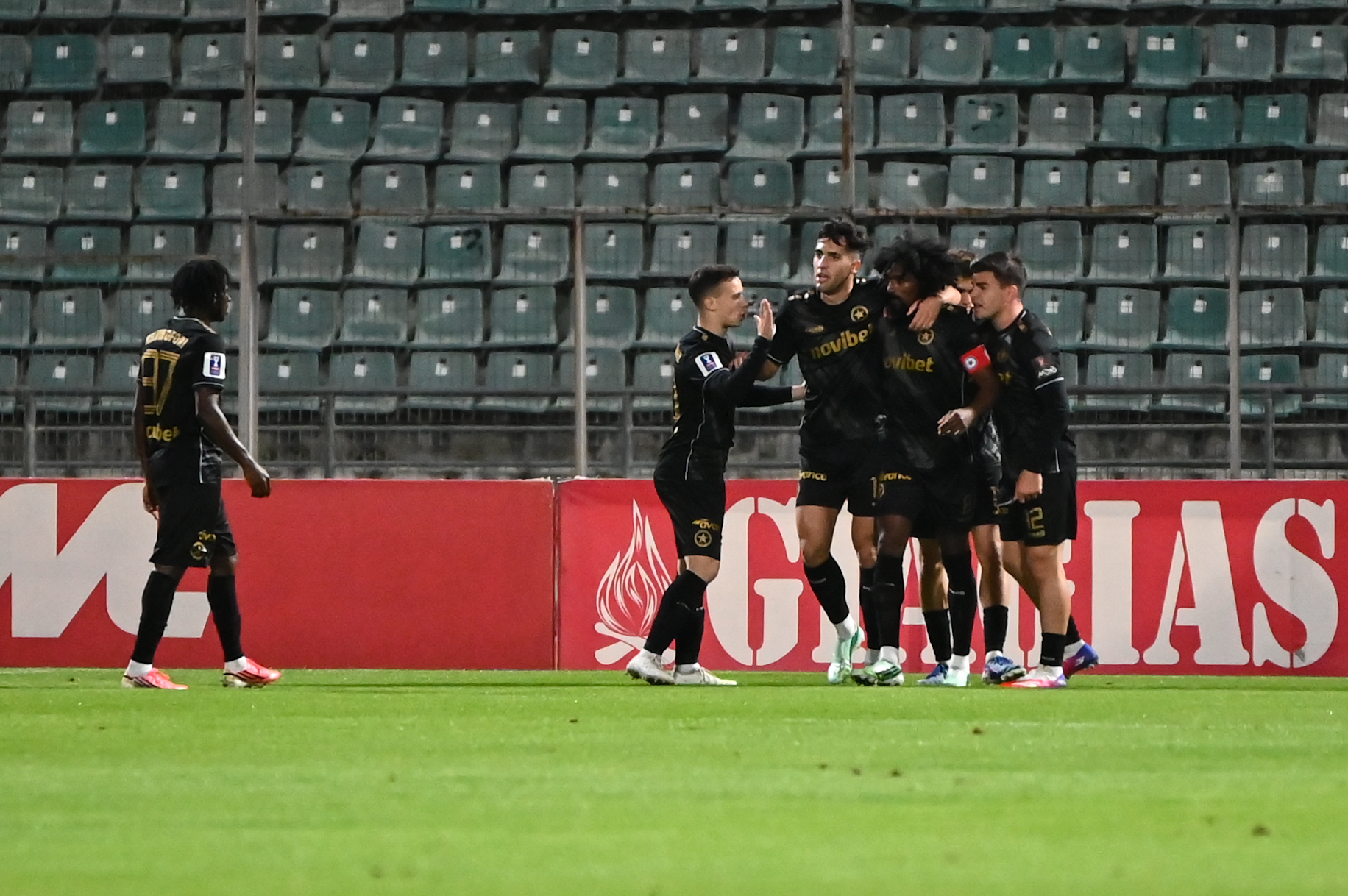 Atromitos stormed to victory over Volos with a lightning-fast comeback and a hat trick in Garidos’ debut