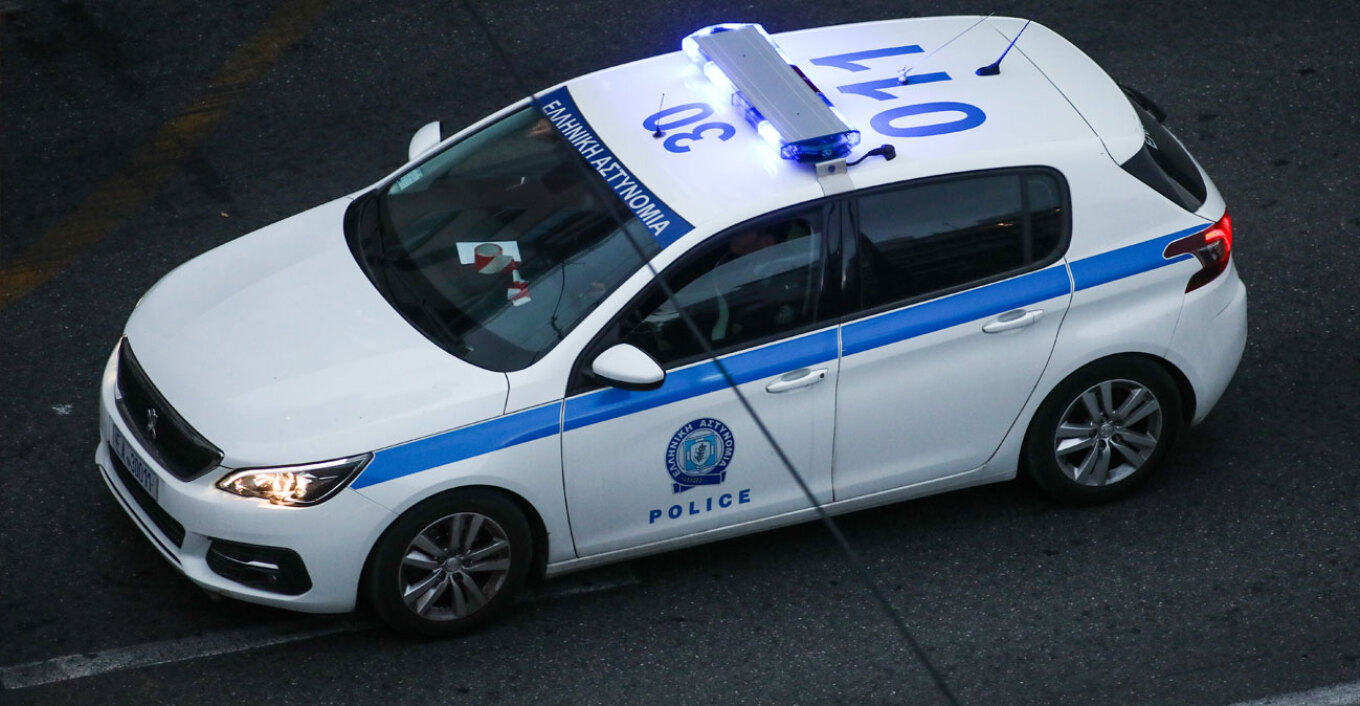 One person injured in a shooting in Menidi; unknown assailants opened fire on a vehicle