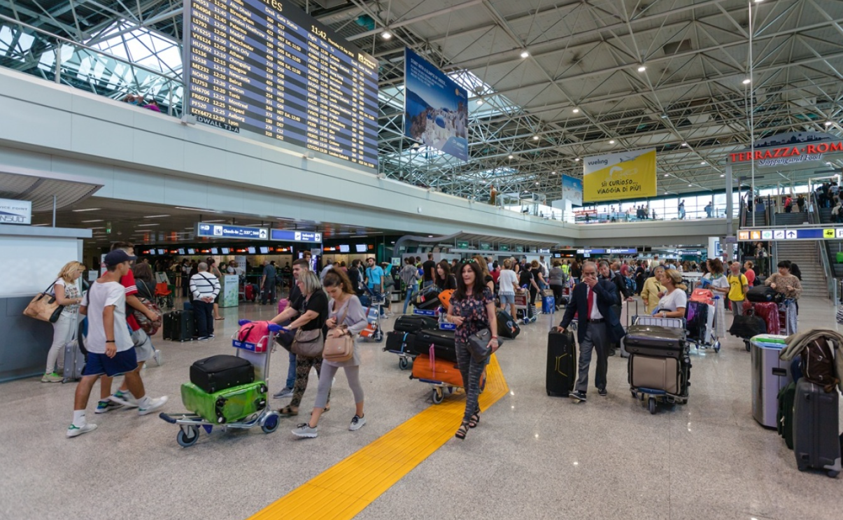 Chaos at Italian airports: Flight cancellations and delays of up to 4 hours due to a malfunction in the air traffic control system