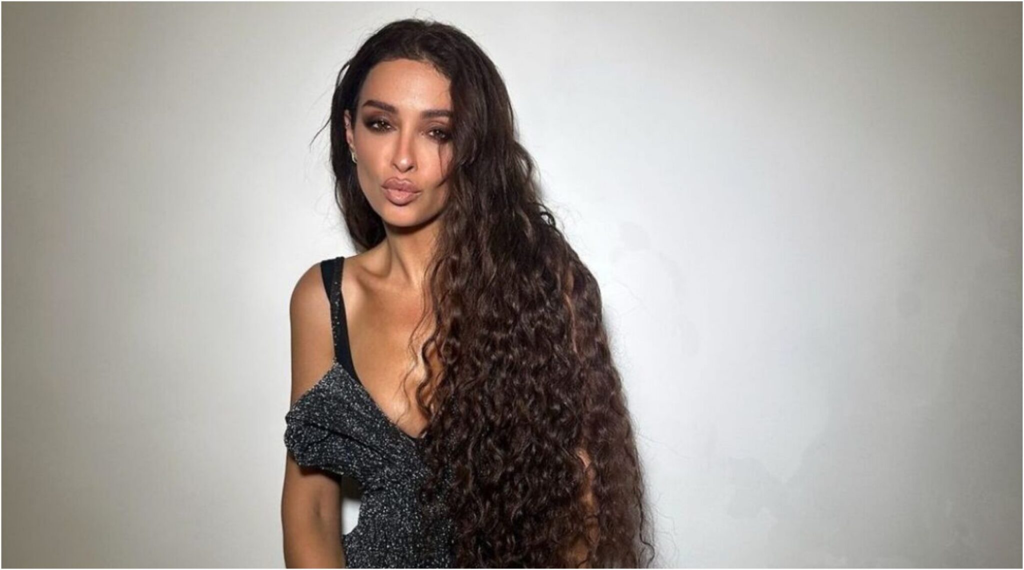 Eleni Foureira: She shared a photo of little Hermes in his Halloween costume at school