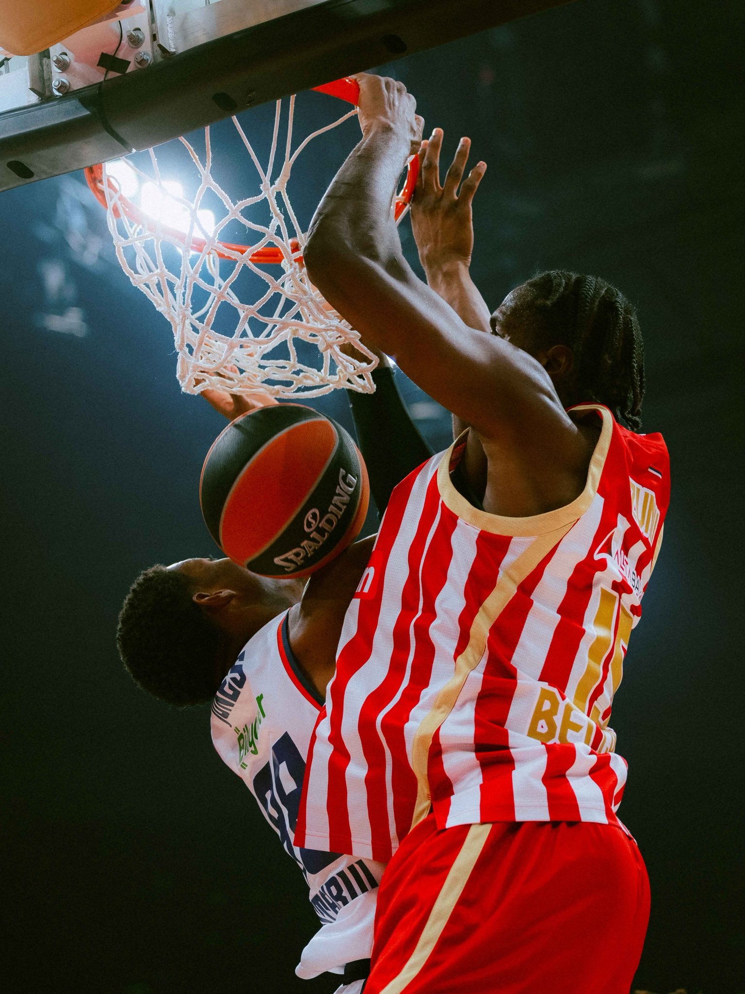Red Star and Paris got off to a winning start—Real Madrid remains winless