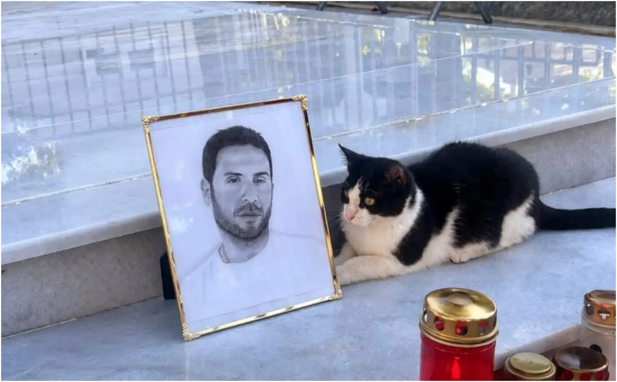 Giorgos Mazonakis: The work on the family grave and the touching presence of little Milo
