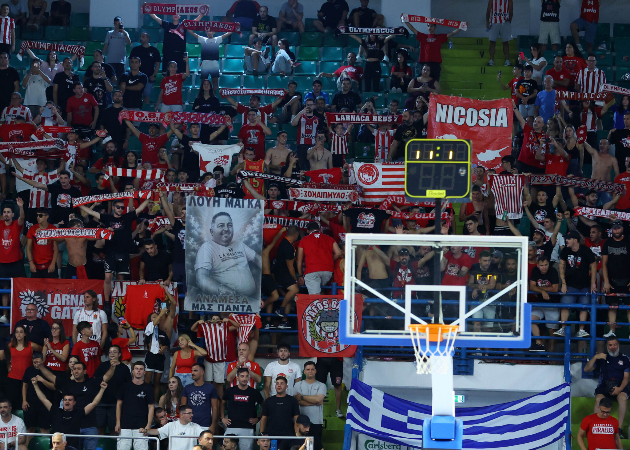 The SUNEL Arena is filling up for the Olympiacos vs. Anadolu Efes game