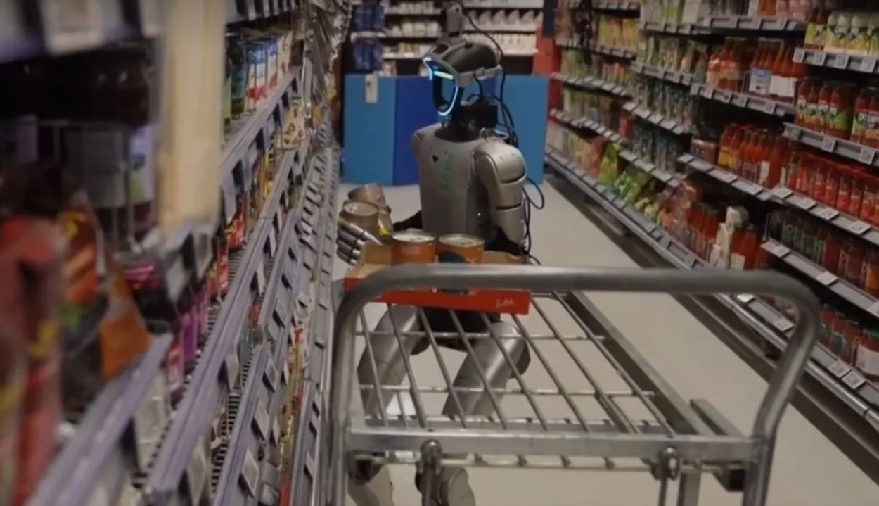 VIDEO: Humanoid robots “hired” at a supermarket in Copenhagen