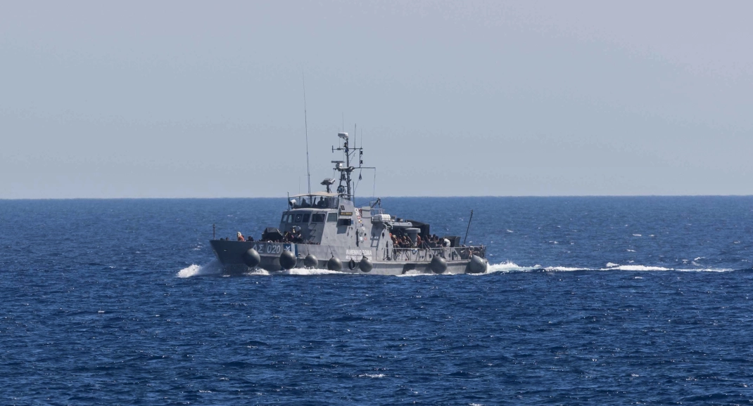 A boat carrying 51 migrants was spotted off Gavdos; the Coast Guard is conducting a rescue operation