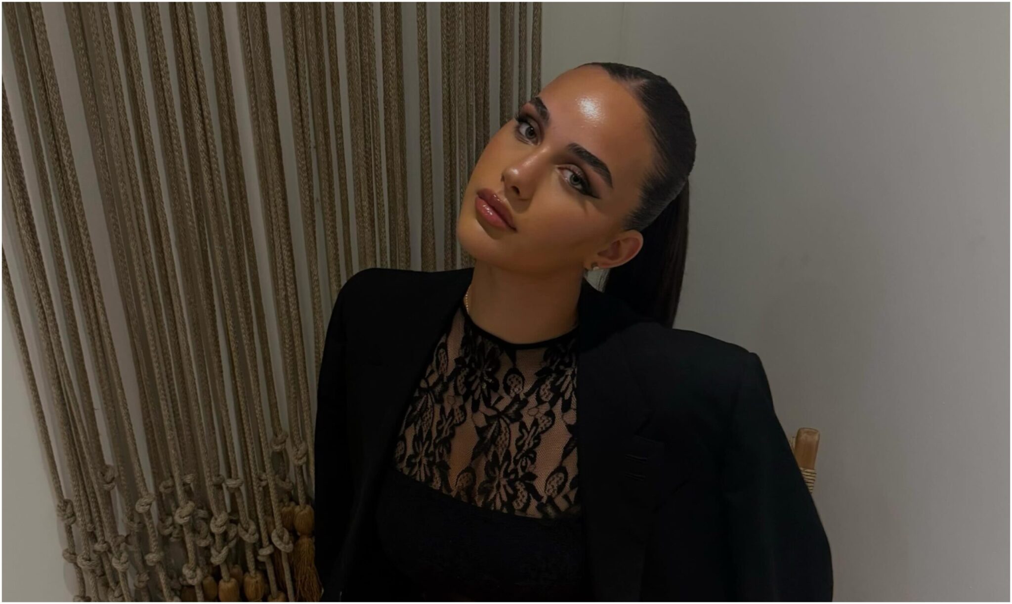 Victoria Della: New photos from her apartment in Nicosia