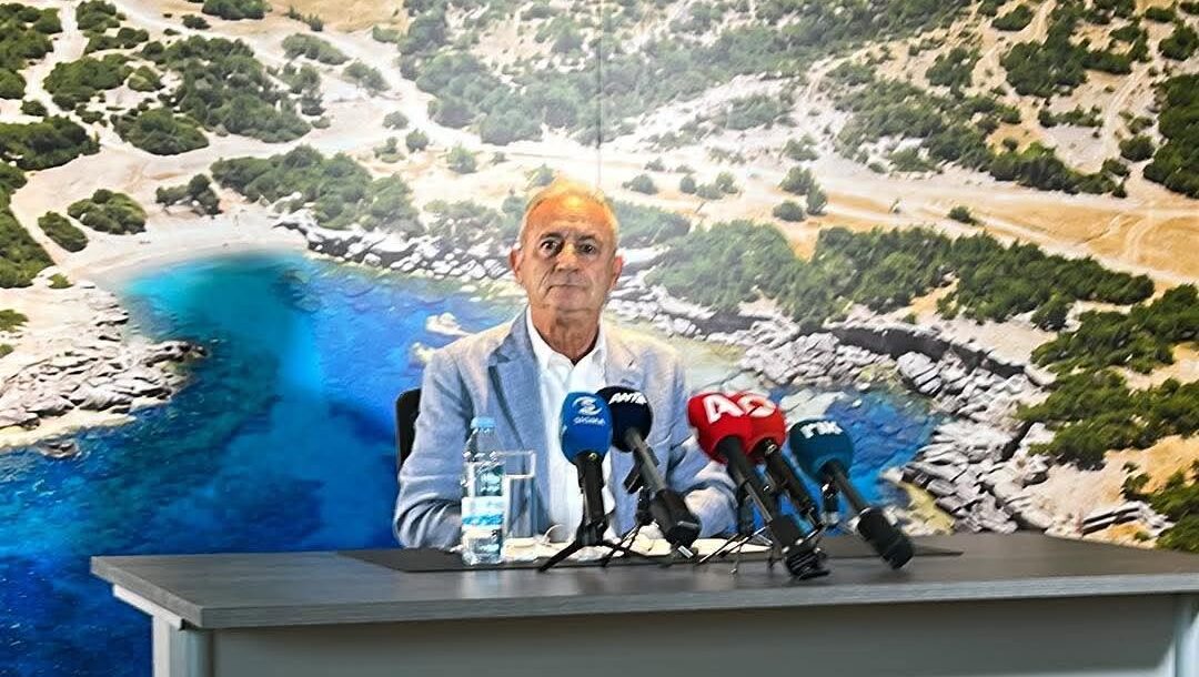 Averof Neophytou: He will respond next week to the allegations of pressure on Annita; he does not refuse to meet with Anastasiades