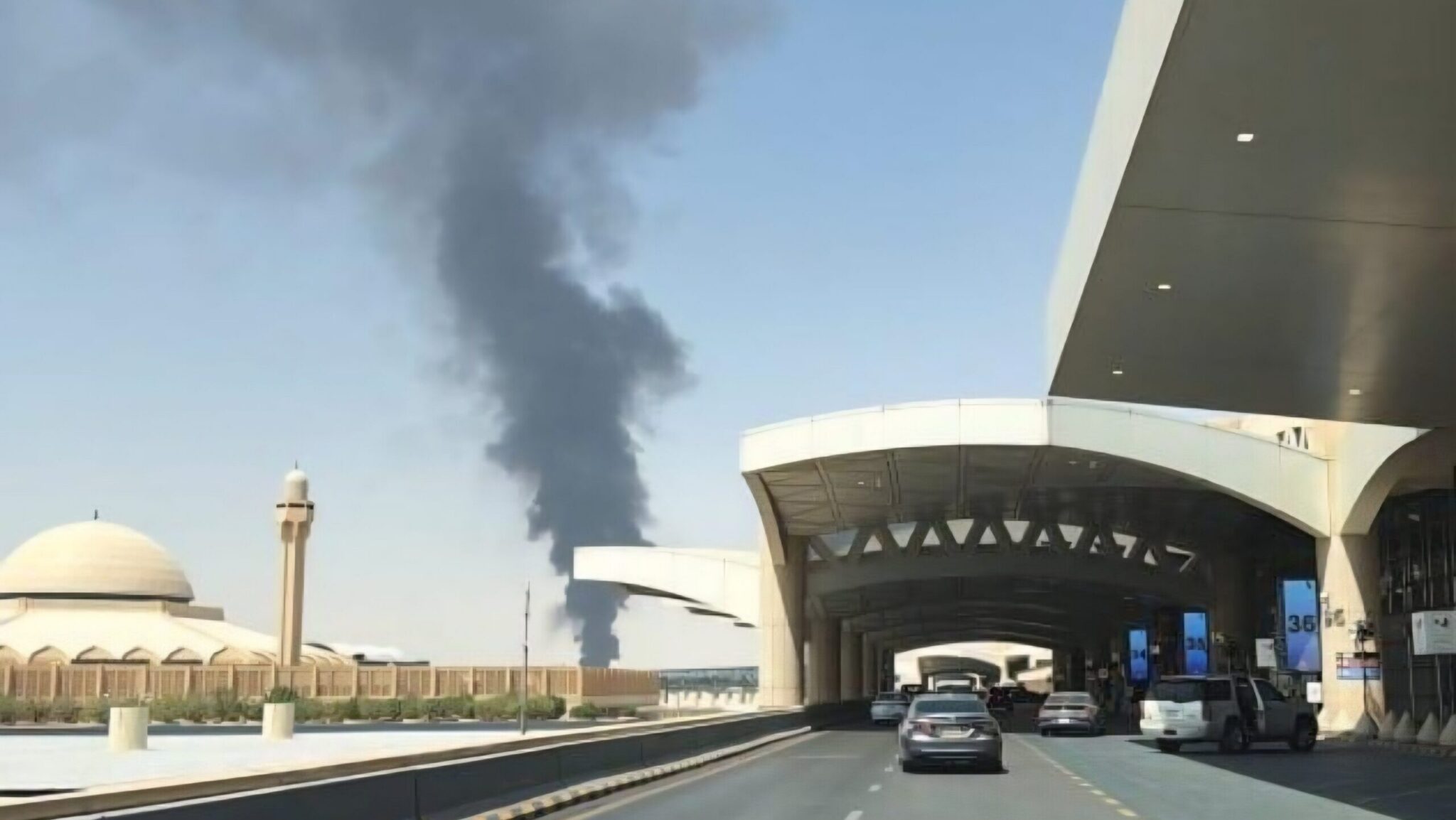 Double blow by the Houthis: 14 dead and dozens injured in attacks on Riyadh airport