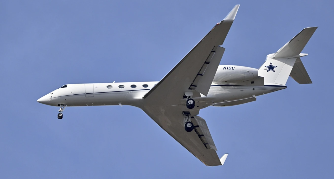 Wreckage found from the plane that disappeared off the U.S. East Coast; six people missing