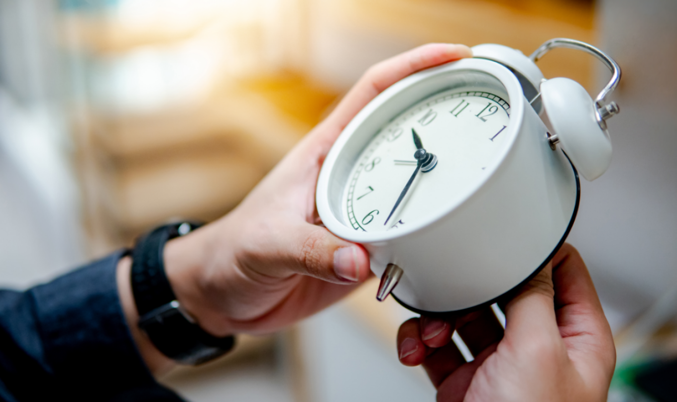 Daylight Saving Time: When do we set our clocks back one hour?
