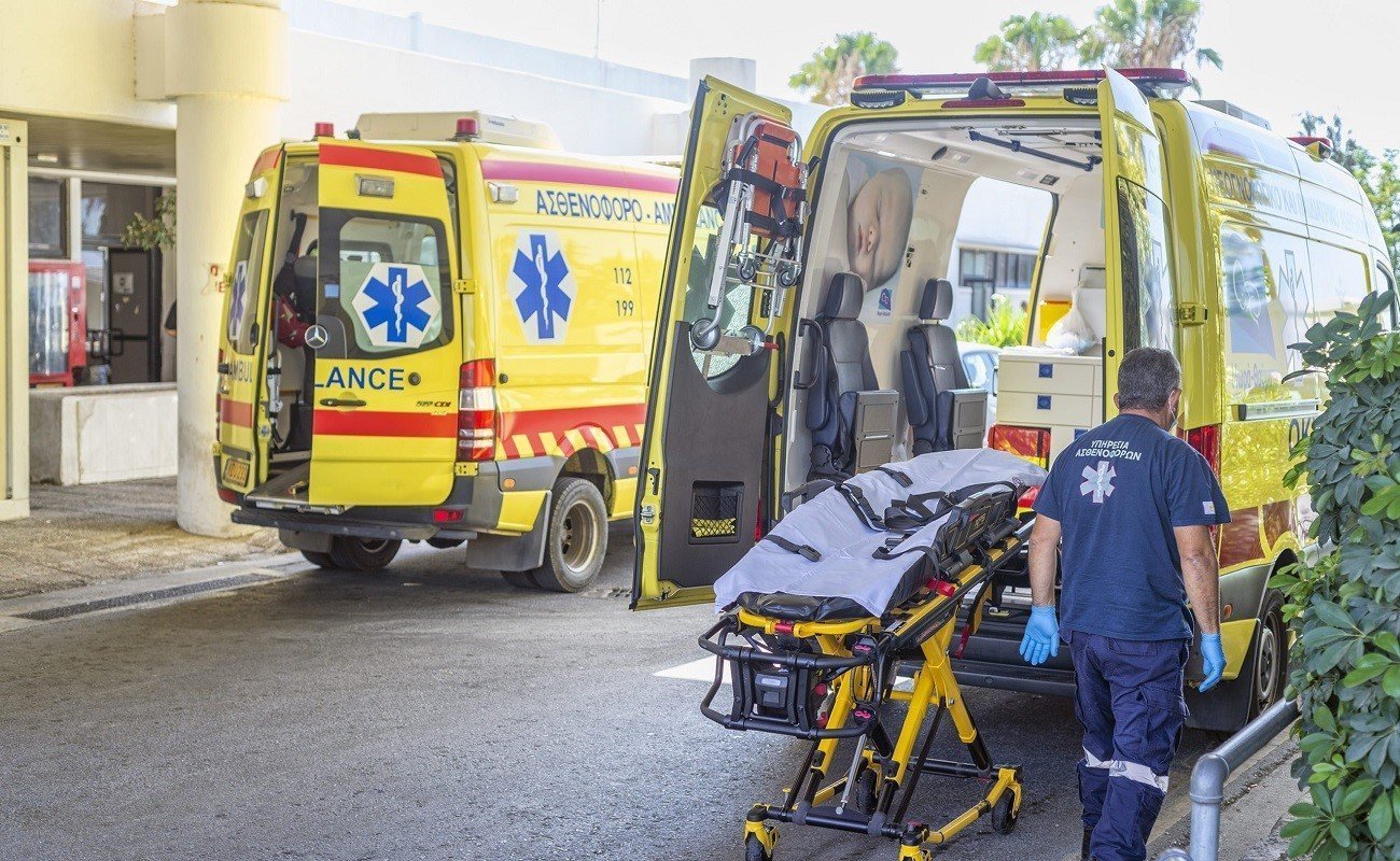 Three-vehicle pileup in Paphos: Four injured, one in serious condition