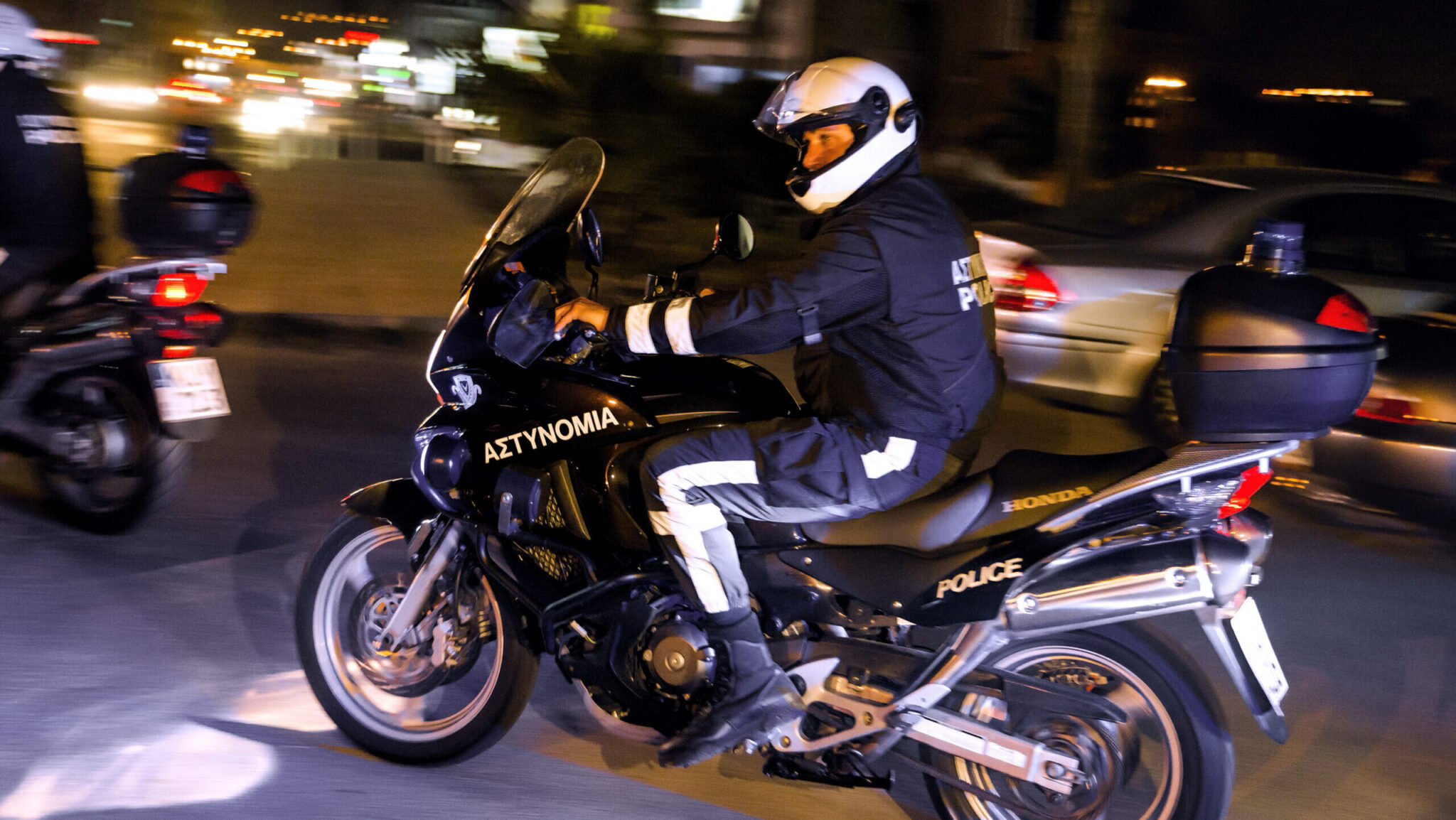 Spate of robberies in Limassol: Three “hits” by hooded motorcyclists; cyclists were the victims