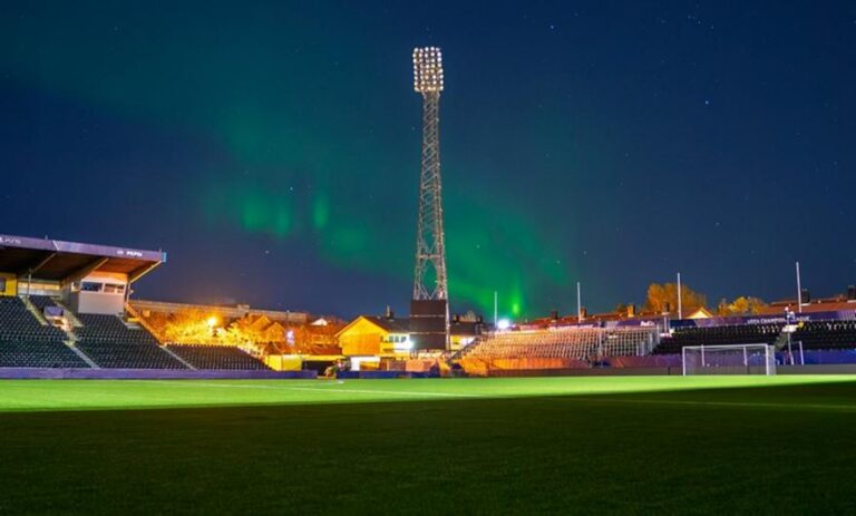 Before hosting Dortmund, Bodo’s stadium offered magical views of the Northern Lights (PHOTO)