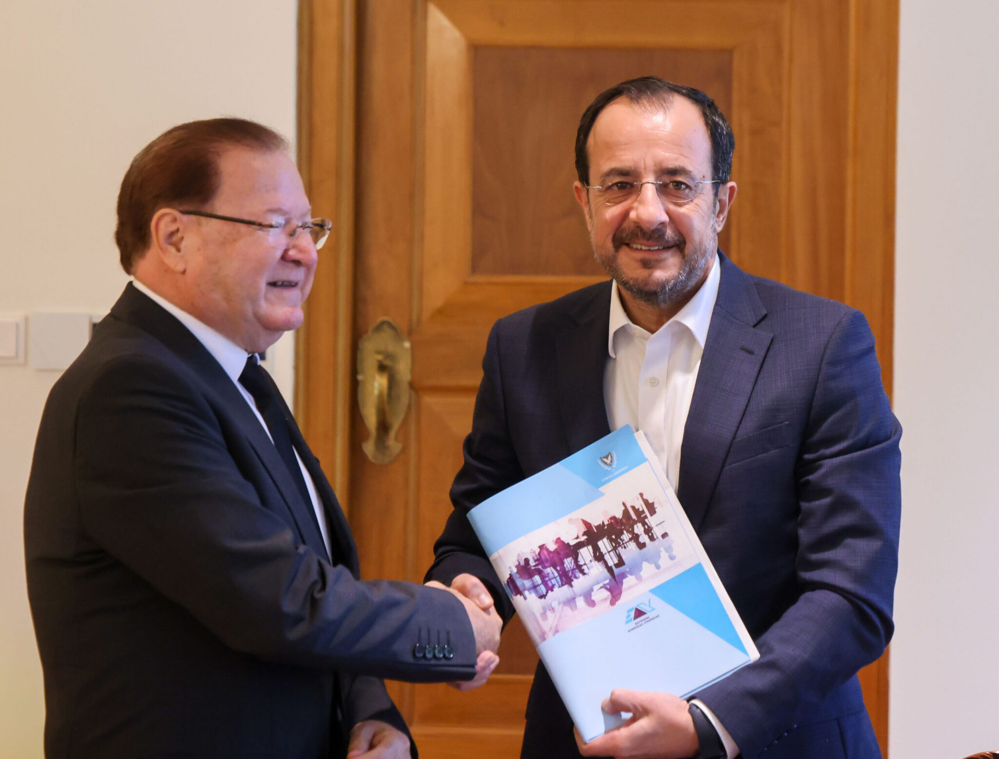 “There is clearly room for improvement”: The President of the Republic received the annual report of the Public Service Commission
