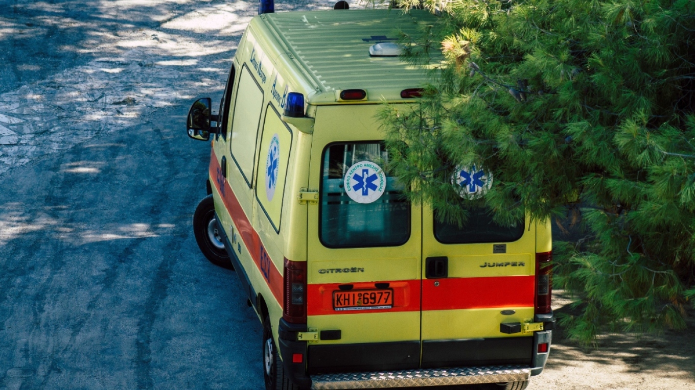Tragedy in Thessaloniki: 52-year-old man killed after being crushed by a one-metric-ton pipe