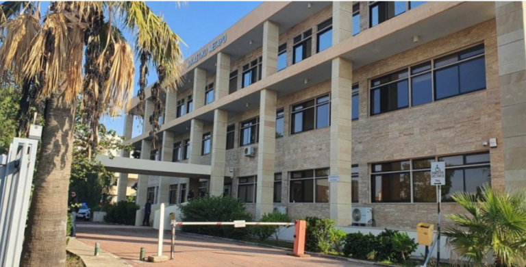 Alarm in Larnaca: An 18-year-old defendant “escaped” from the court’s holding cells