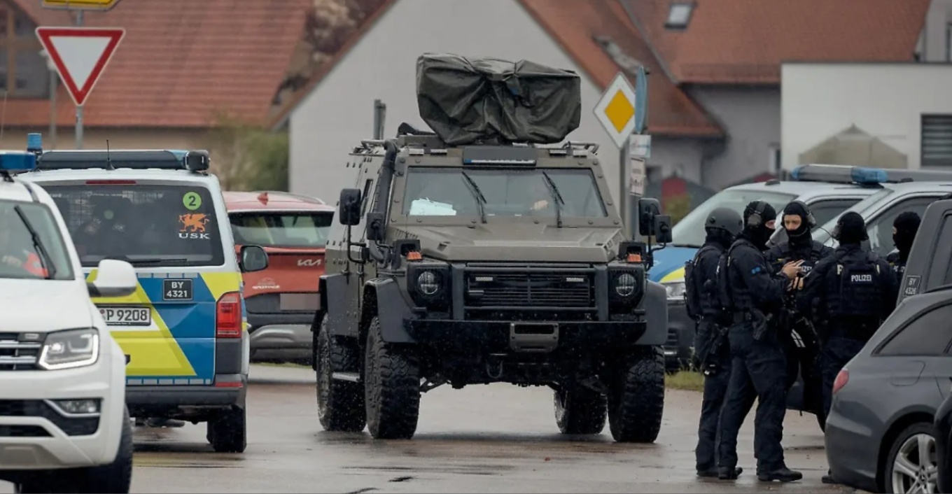 A 60-year-old man killed two public officials during a weapons inspection in Bavaria