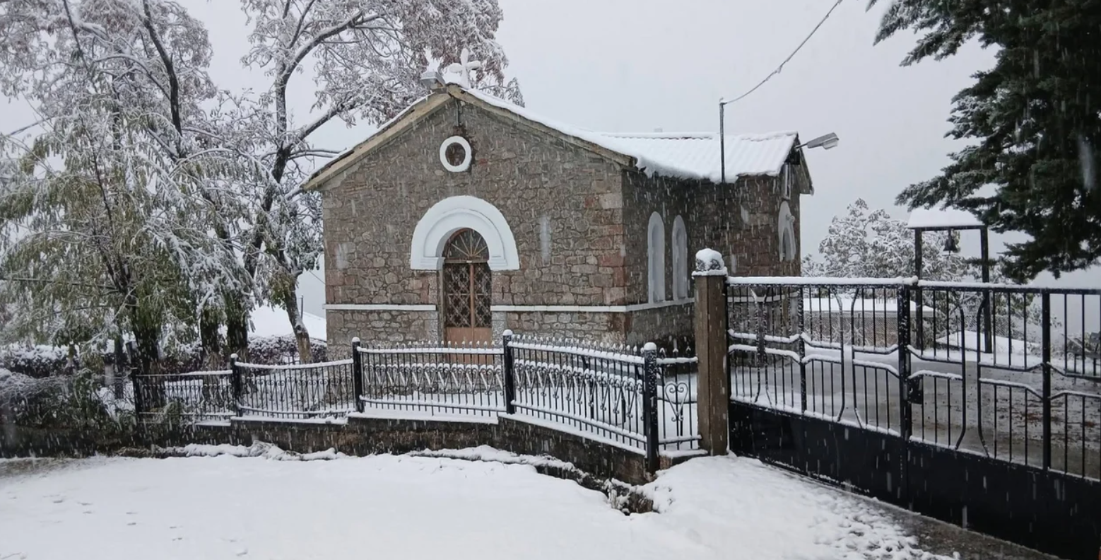 Stunning images: In the Snow-Capped mountains of central greece