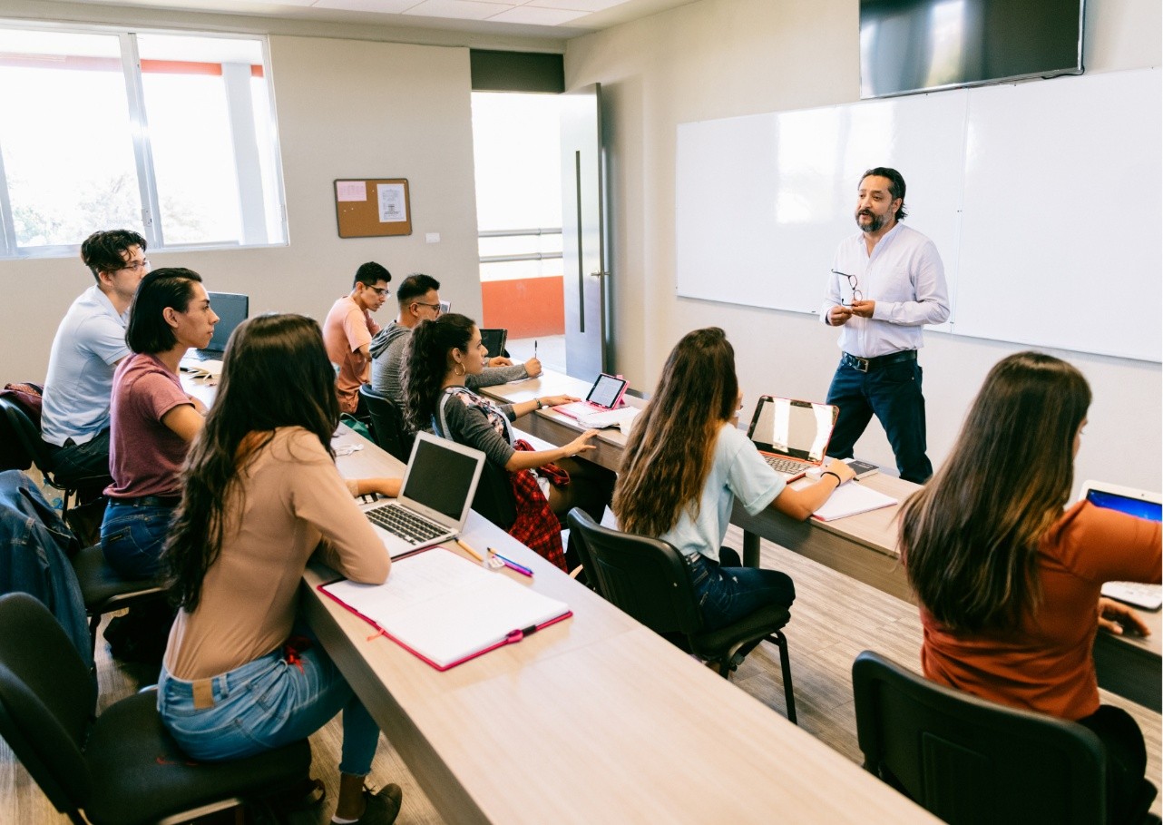 Greek for Me: The program that sparked great interest among non-native speakers in learning Greek