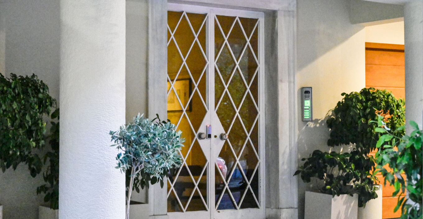 Mazonakis’s Death: Two vials of an antidote for alcohol intoxication were seized from the clinic in Kolonaki