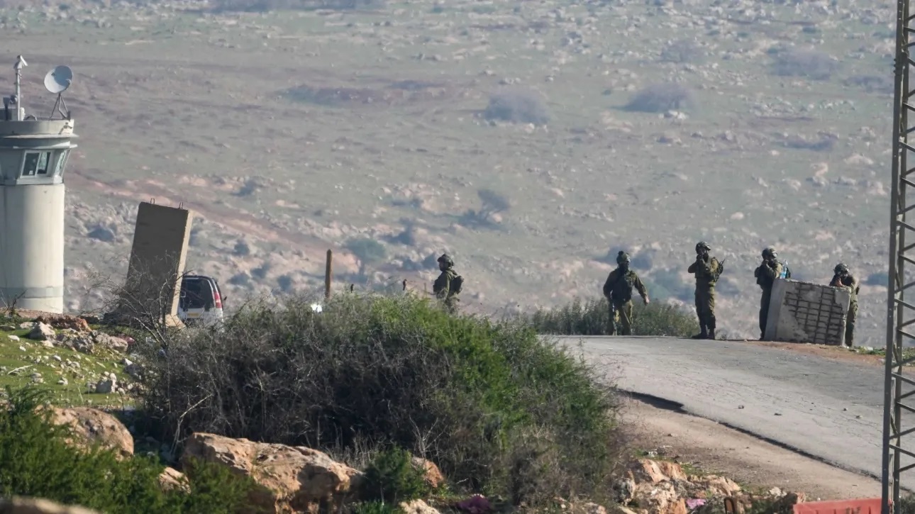 Israeli settlers beat up a photojournalist in the West Bank