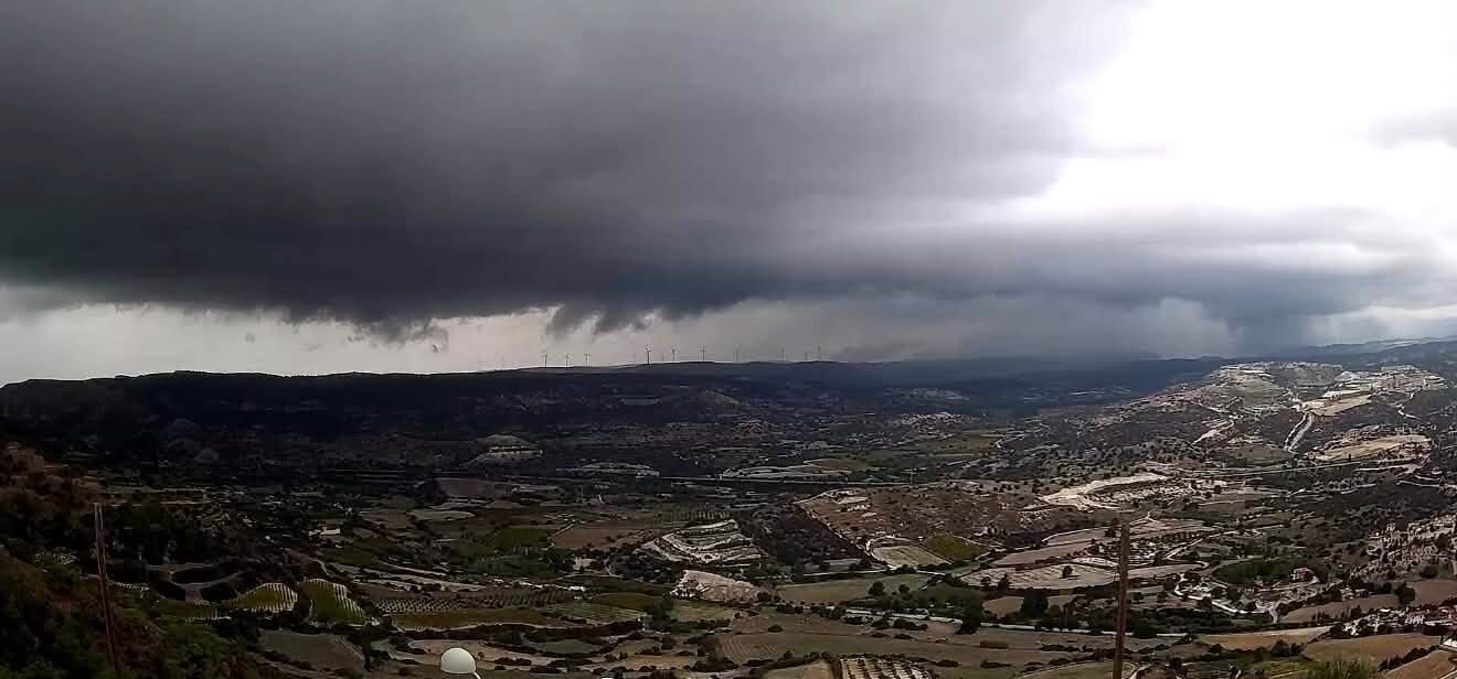 A “storm” of problems due to bad weather: Flooded streets, flight diversions, power outages, and fallen trees